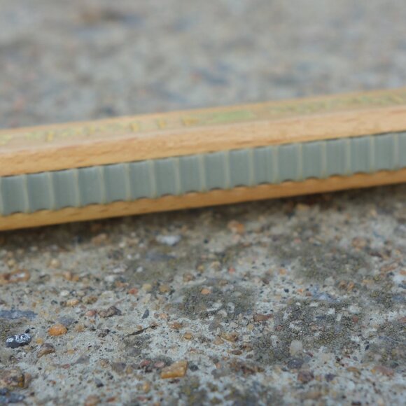 Vintage Canadian Pacific Hotels & Resorts Wood Hanger - Picture 13 of 13